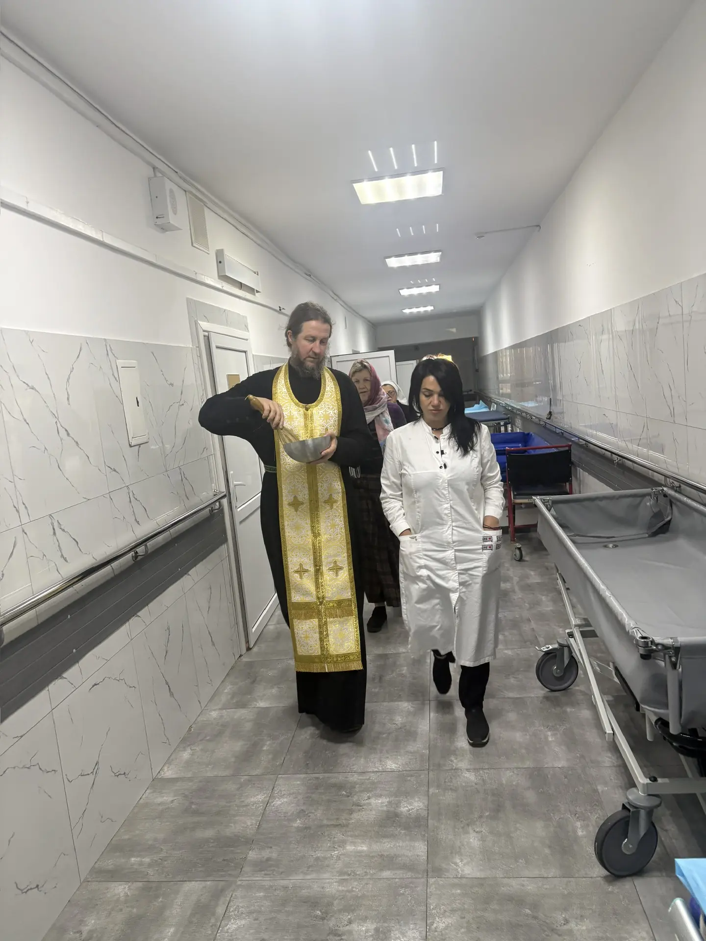 Милосердие в действии: иеромонах Варсонофий и сёстры милосердия посетили паллиативное отделение больницы №3 г.Сочи