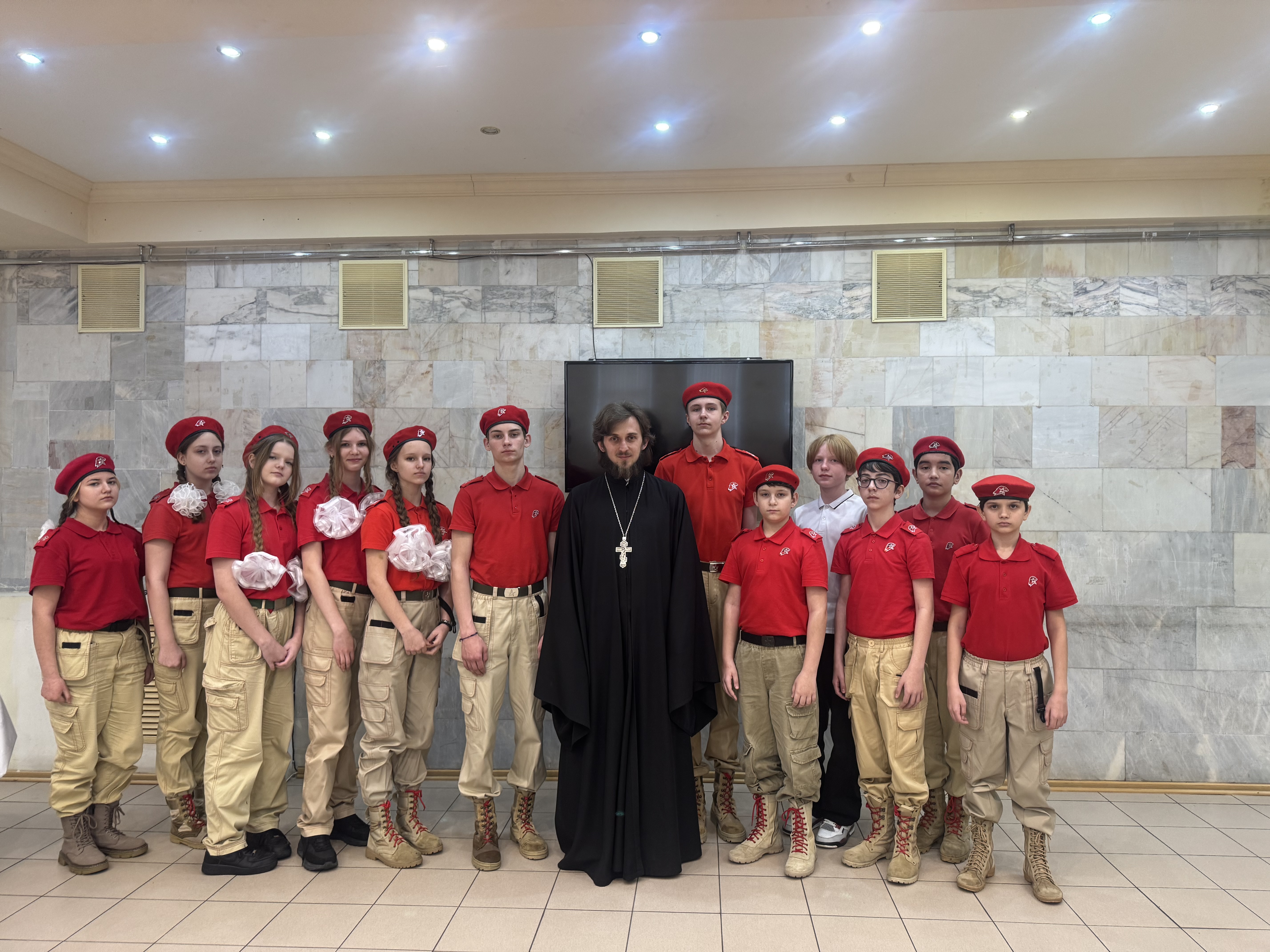 В Сочи прошла встреча с юнармейцами о межнациональном уважении.