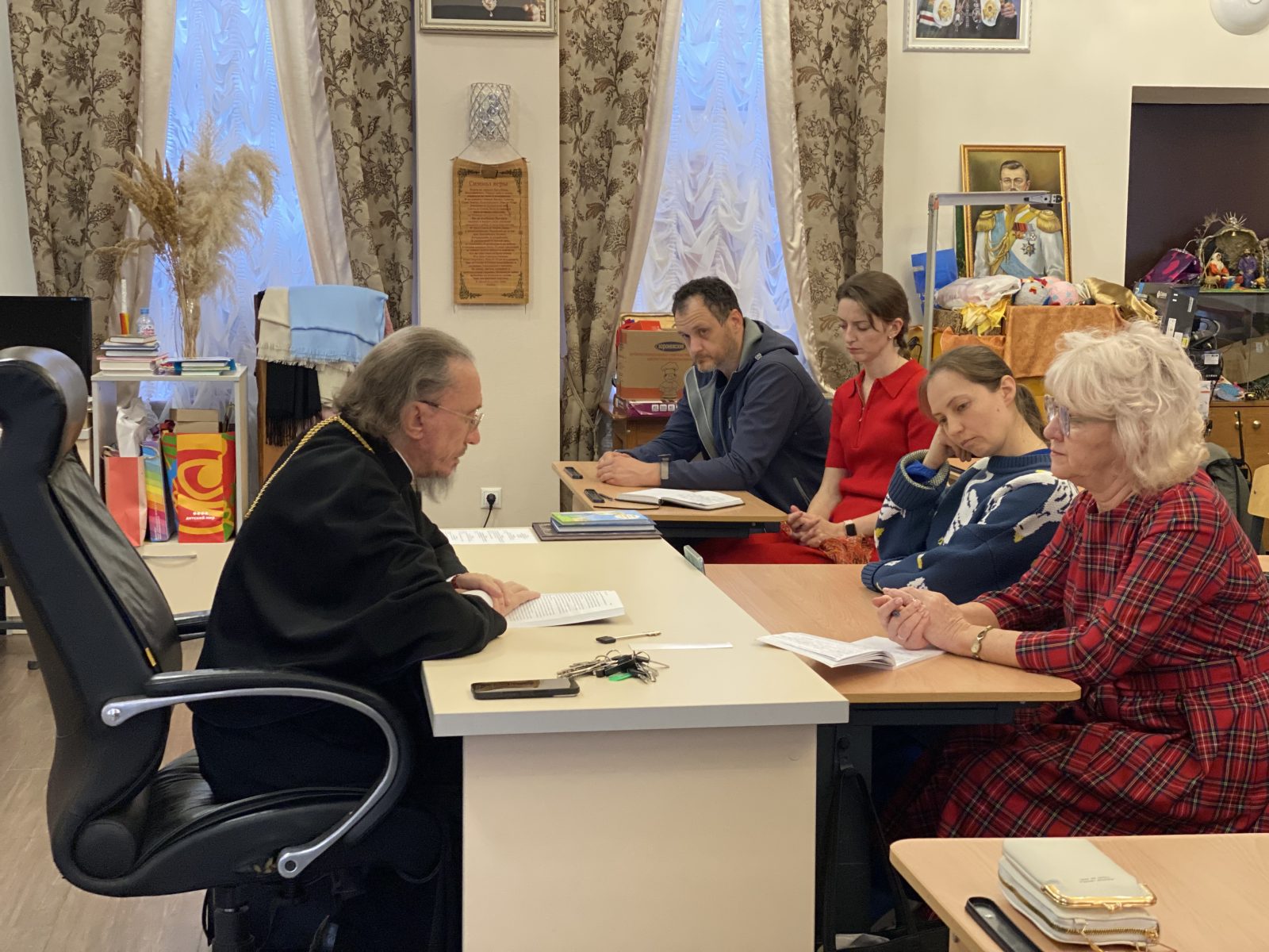 Прошло очередное занятие в Воскресной школе для взрослых